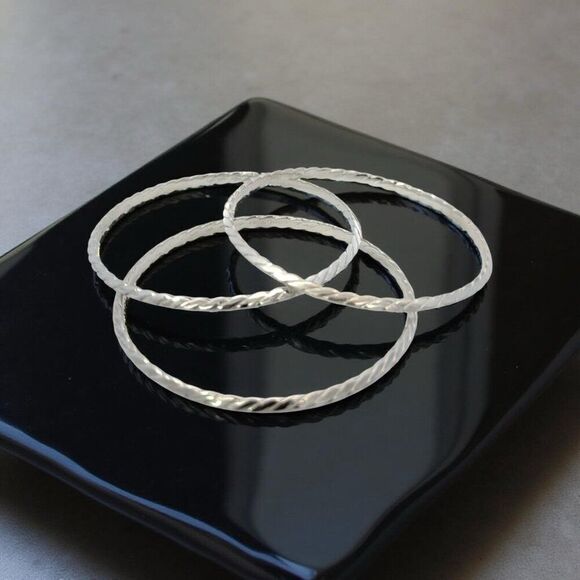 Tiffany & Co Single Bangle Bracelet Sterling Silver Estate TIF870 - Picture 6 of 15